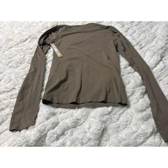 Skims soft smoothing seamless long sleeve t-shirt - Picture 7 of 7